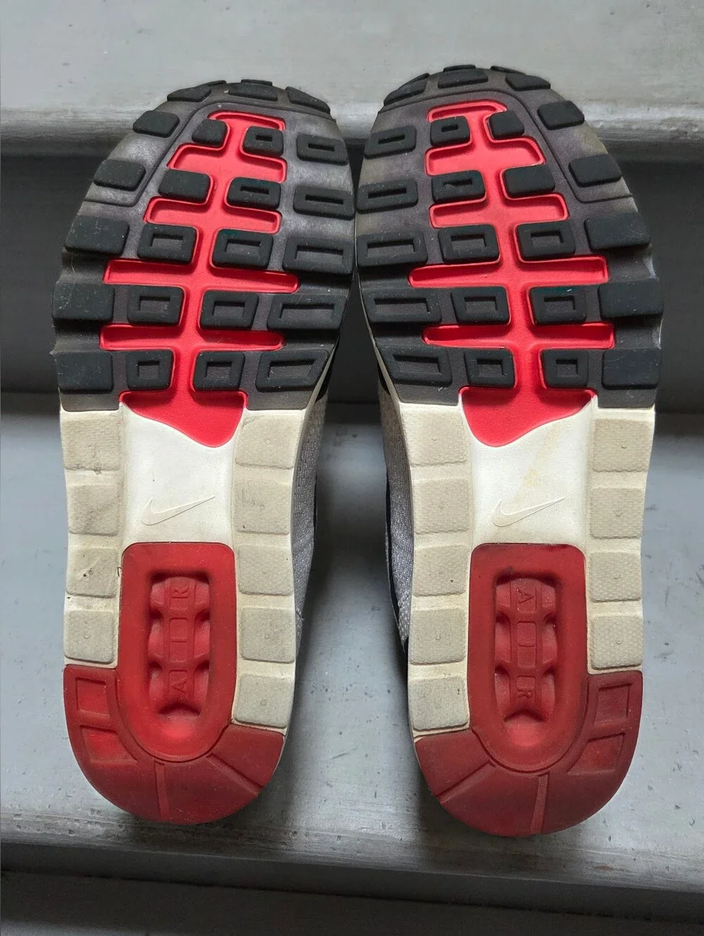 Nike Air Max Sneakers 875942-100 - Picture 7 of 8